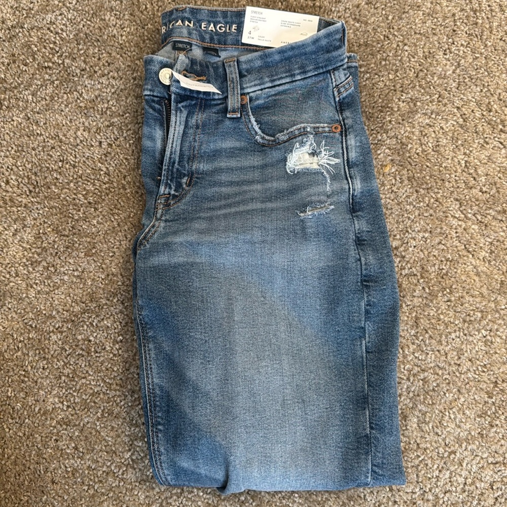 American eagle curvy straight leg short jean